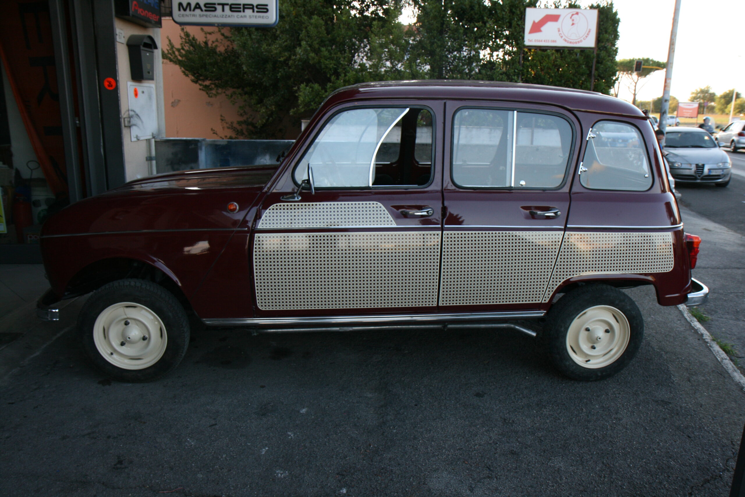 Renault R4 Parisienne